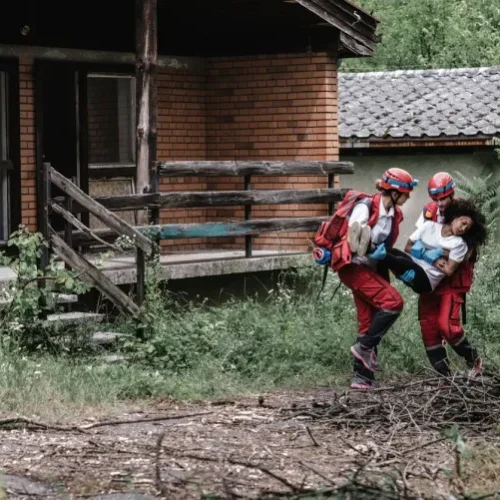 disaster-relief-workers disaster-relief-workers